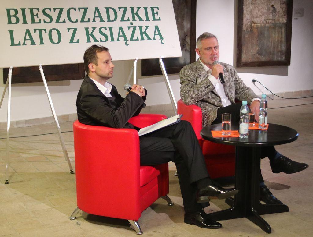 W tym roku cykl spotkań autorskich otworzył dziennikarz muzyczny, ale też kompozytor i autor tekstów, a także podróżnik i fotograf w jednej osobie Marcin Kydryński.<br/>fot.UM Przemyśl  
