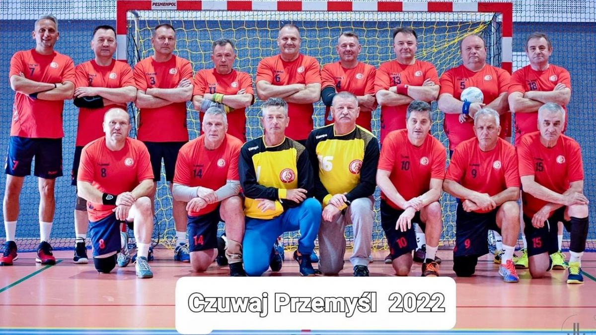 Brązowi medaliści w kategorii powyżej 55 lat Mistrzostw Polski Masters w piłce ręcznej – Czuwaj Oldboys Przemyśl.<br/>fot.ze zbiorów własnych