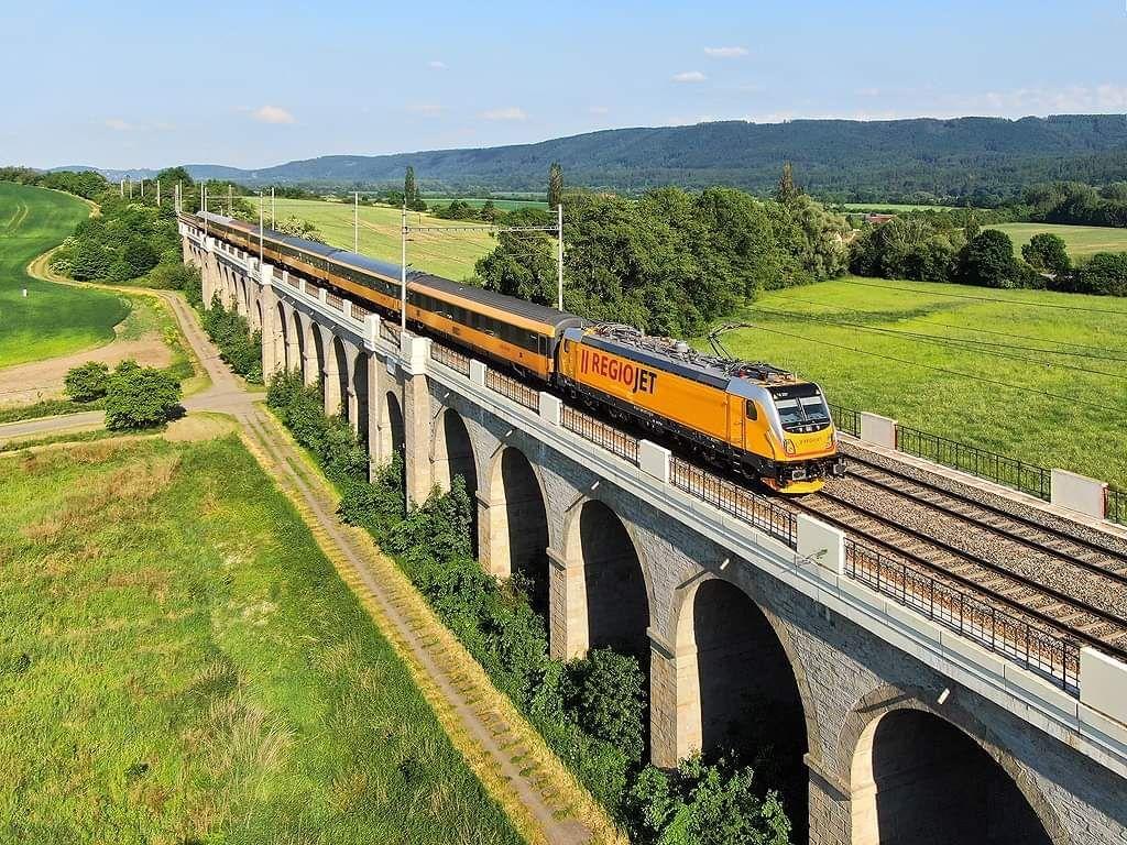 Pociąg kursuje codziennie z Pragi przez Przemyśl do Lwowa, Tarnopola, Chmielnickiego, Winnicy oraz Kijowa i z powrotem.<br/>fot.RegioJet