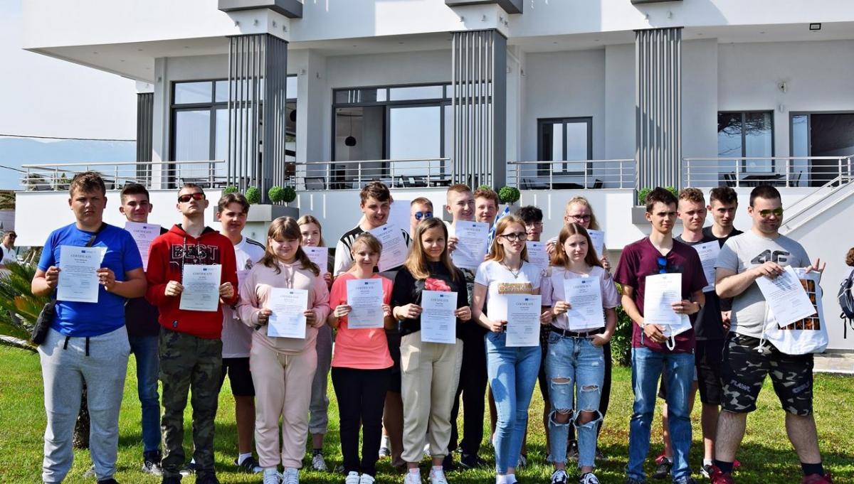 20-osobowa grupa uczniów SOSW nr 2 w słonecznej Grecji.<br/>fot.ze zbiorów własnych