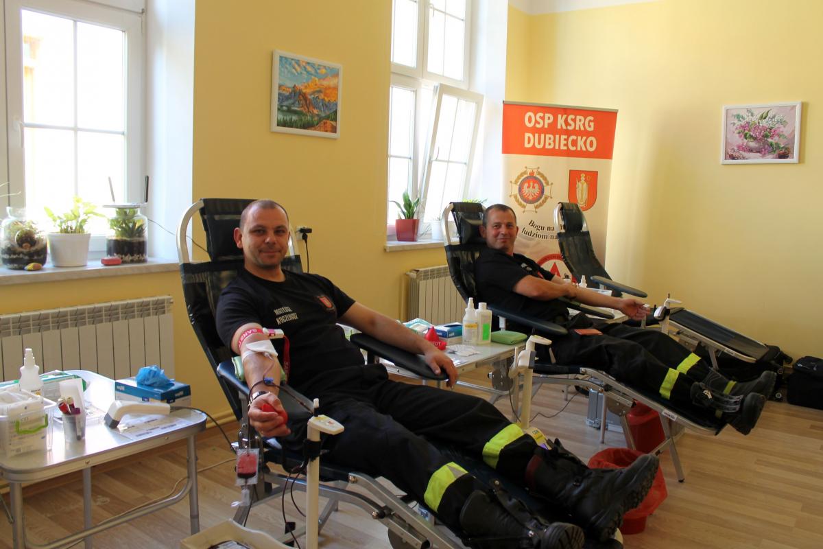 Piękna inicjatywa zgromadziła wielu chętnych. Krew przyszło oddać 38 osób, jednak z różnych względów ostatecznie mogło to zrobić 28 dawców.<br/>fot.ze zbiorów własnych