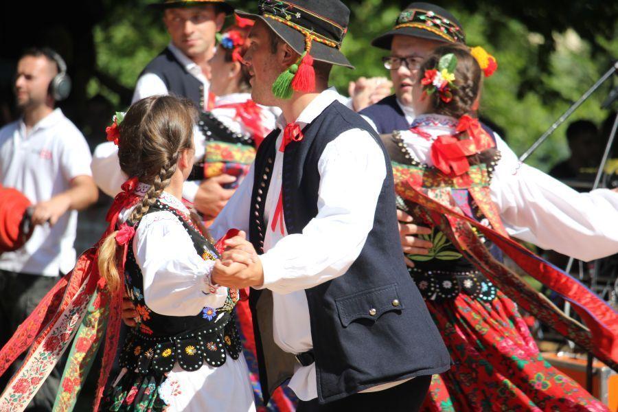 Zespół Regionalny Wesele Krzemienickie z Krzemienicy nagrodzony w 2019 r.<br/>fot.Krystyna Juźwińska (CK Przemyśl)