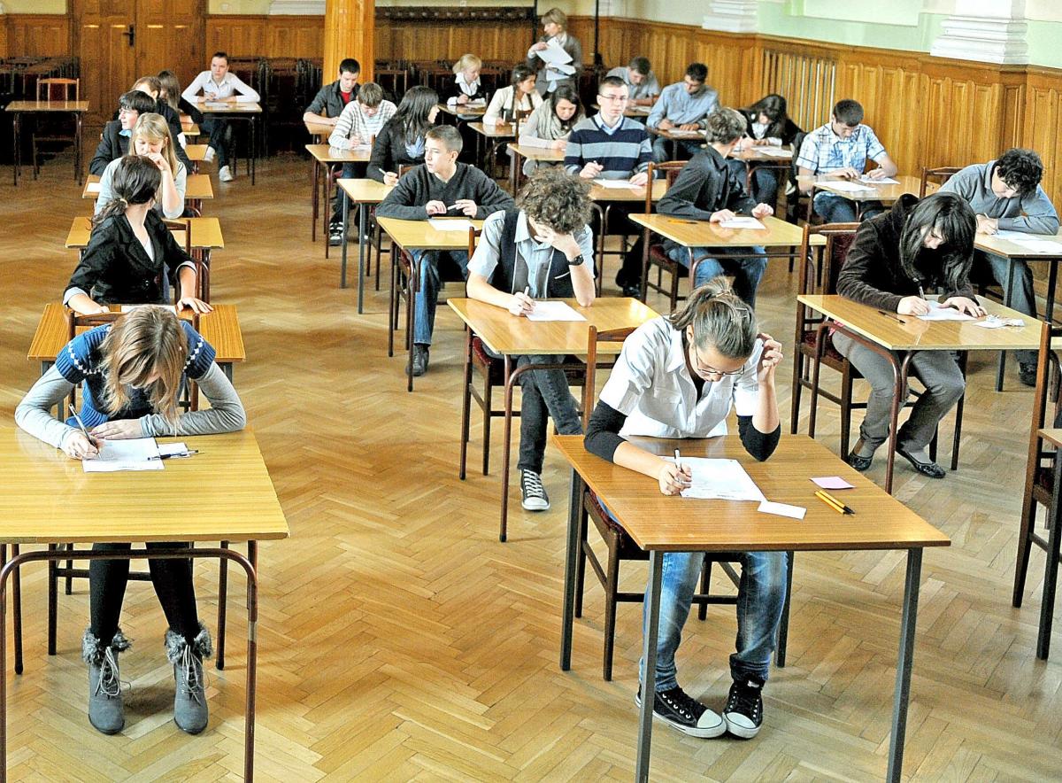 Z danych CKE wynika, że w ubiegłym roku średni procentowy wynik egzaminu ósmoklasisty w województwie podkarpackim wyniósł 64,98 proc. Jak uczniowie spiszą się w tym roku i czy nauczanie zdalne będzie miało wpływ na wyniki?<br/>fot.archiwum ŻP