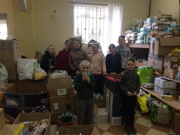 Zdjęcie z Polskiego Domu w Samborze, dokumentujące jedno z wcześniejszych spotkań z najmłodszymi Polakami mieszkającymi w Ukrainie. <br/>fot.materiały organizatora
