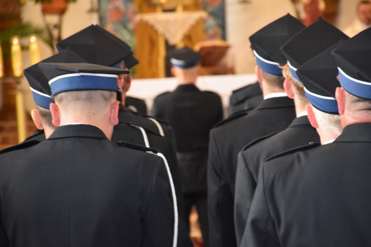 Strażakom – jubilatom życzymy tyle samo powrotów, co wyjazdów i tego, by towarzyszące im motto: „Bogu na chwałę, ludziom na ratunek” niosło ze sobą nie tylko przesłanie sedna ich działań, ale przede wszystkim satysfakcję z pełnionej służby. <br/>fot.UMiG Kańczuga