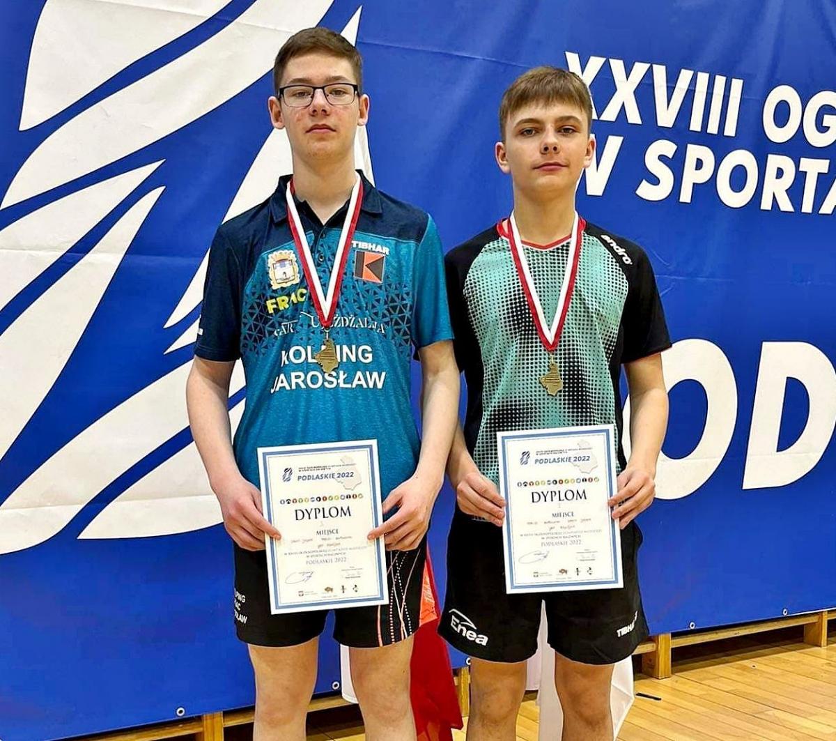 Dawid Jadam (z lewej) wspólnie z Marcelem Błaszczykiem obronili mistrzowski tytuł z ubiegłego roku.<br/>fot.ze zbiorów własnych