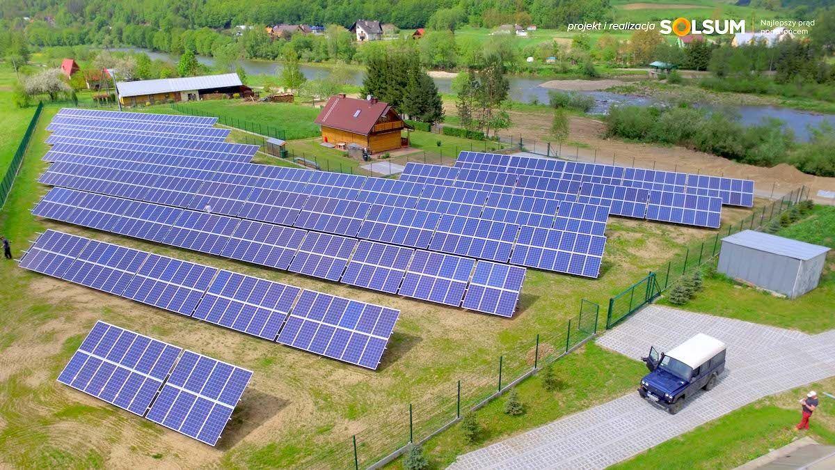 Farmy fotowoltaiczne rosną jak grzyby po deszczu. To dobrze...<br/>fot.ze zbiorów własnych