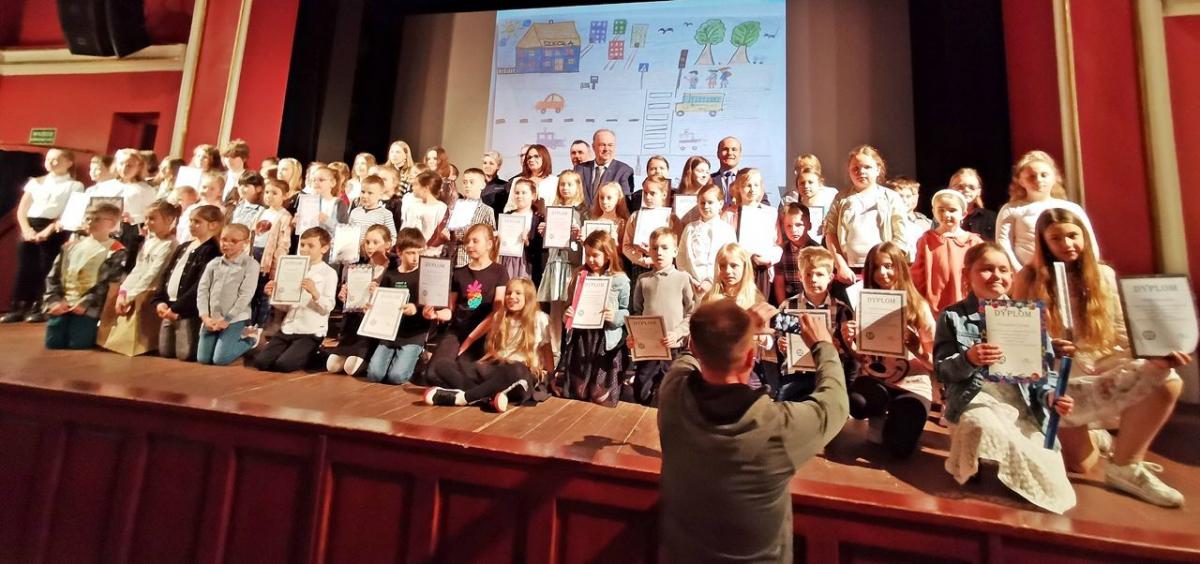 Konkurs cieszył się naprawdę sporym zainteresowaniem, bo wpłynęło na niego ponad 200 prac z całego Podkarpacia.<br/>fot.ze zbiorów własnych