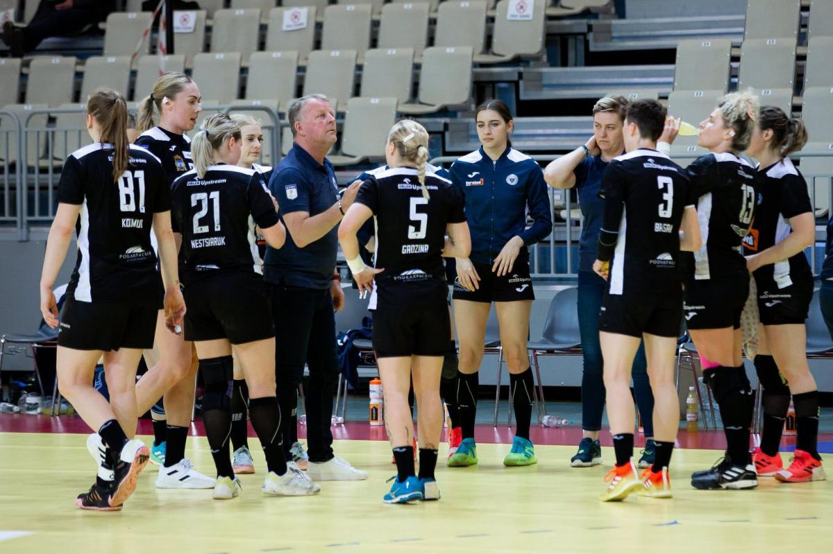 Zespół Eurobud JKS Jarosław wykonał zadanie, pokonując EKS Start Elbląg. 12 maja br. przed teamem Reidara Møistada mecz sezonu w Kobierzycach.<br/>fot.PGNiG Superliga Piłki Ręcznej Kobiet