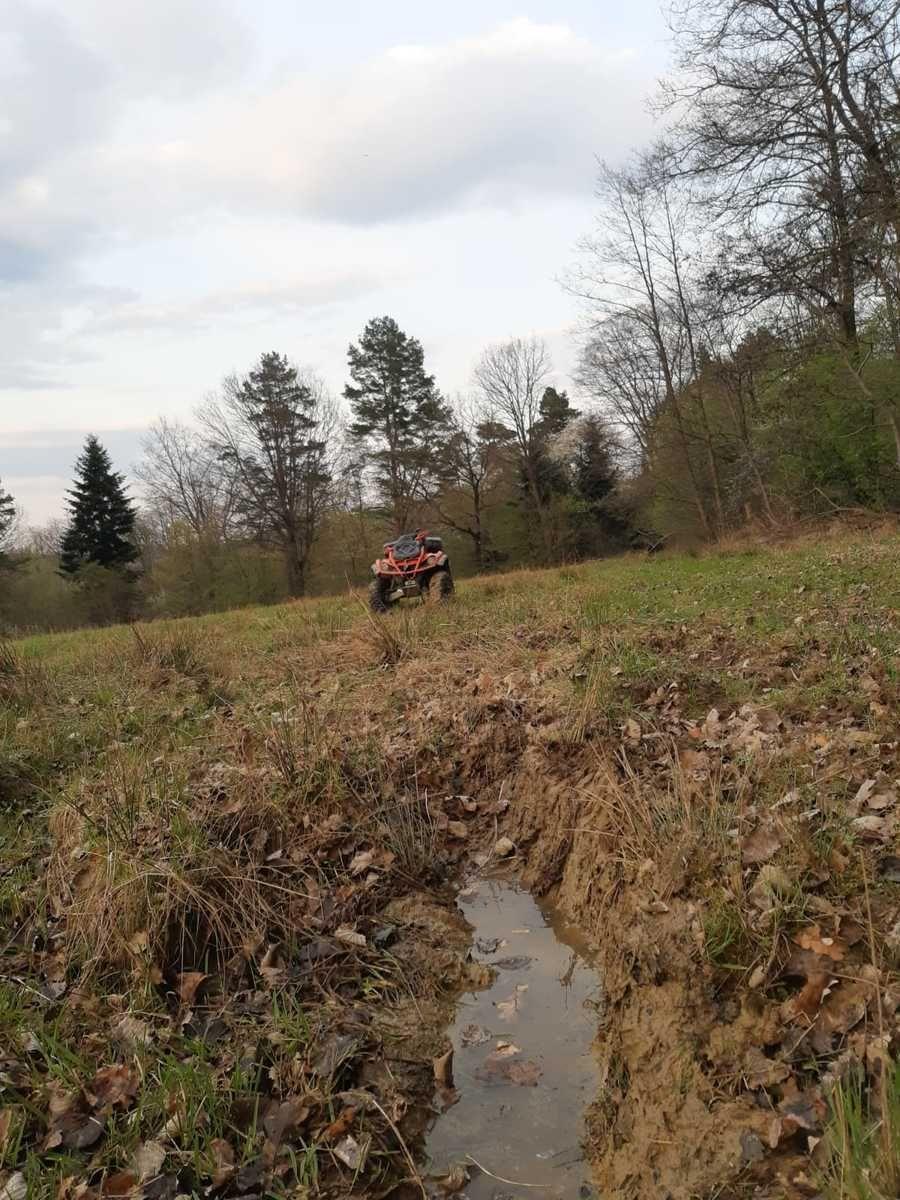 Quad się wywrócił.<br/>fot.KMP Przemyśl