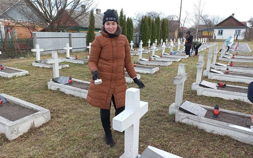 Polski cmentarz w Rokitnie w Ukrainie.<br/>fot.ze zbiorów własnych