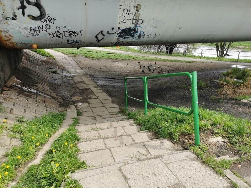 Po naszej interwencji barierka przy schodkach nad Sanem została naprawiona. Miejskie służby zadziałały szybko i profesjonalnie.

<br/>fot.ZDM Przemyśl