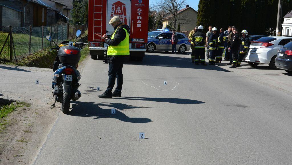Toyota zderzyła się z jednośladem. <br/>fot.KPP Jarosław