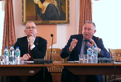 Sesja, chociaż zwołana na wniosek burmistrza Waldemara Palucha, odbyła się bez jego udziału. W jego imieniu stawili się wiceburmistrz Dariusz Tracz oraz wiceburmistrz Wiesław Pirożek<br/>fot.Twoja TV