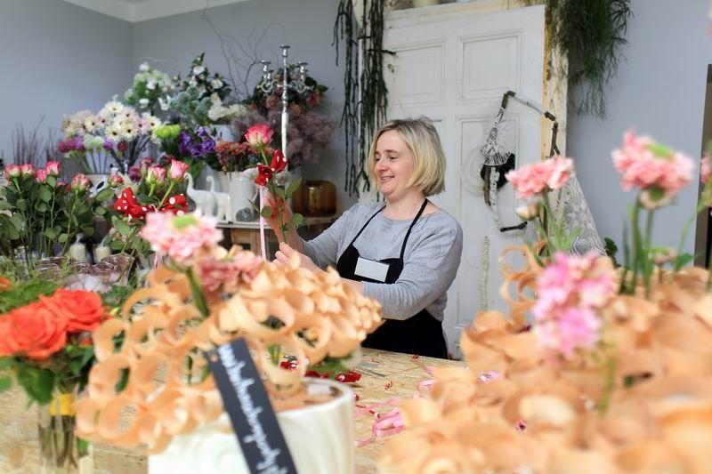 Pieniądze można otrzymać m.in. na firmę zajmującą się sprzedażą kwiatów. Mogą się o nie ubiegać rolnicy, ale też ich małżonkowie lub domownicy, którzy są ubezpieczeni w KRUS.<br/>fot.ze zbiorów własnych