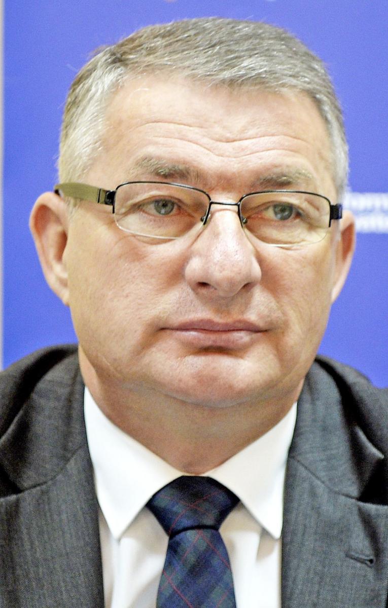 – To nie pierwszy raz, ale do tej pory otrzymywałem wiadomości bardziej obraźliwe w stylu „ty niemiecka onuco”. Wiadomości, które nie zawierały gróźb. Jestem osobą publiczną i trzeba mieć twardą skórę i do takich epitetów muszę się przyzwyczaić. Ale jeśli ktoś pisze, że mnie zabije, to granice zosta