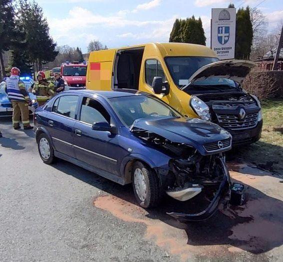 Kolizja opla z busem.<br/>fot.KPP Nisko