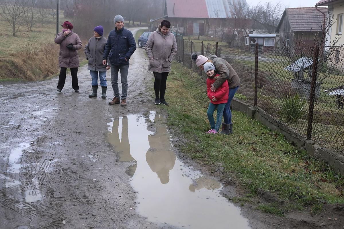 – Żyjemy tu jak za króla Ćwieczka – skarżą się mieszkańcy.<br/>fot.Jacek Szwic