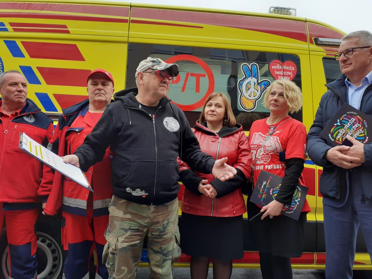 Karetka przekazana przez Wielką Orkiestrę Pomocy Społecznej, do której kluczyki dyrekcji przemyskiego szpitala przekazał sam Jerzy Owsiak, to specjalistyczny ambulans typu B.<br/>fot.ze zbiorów własnych