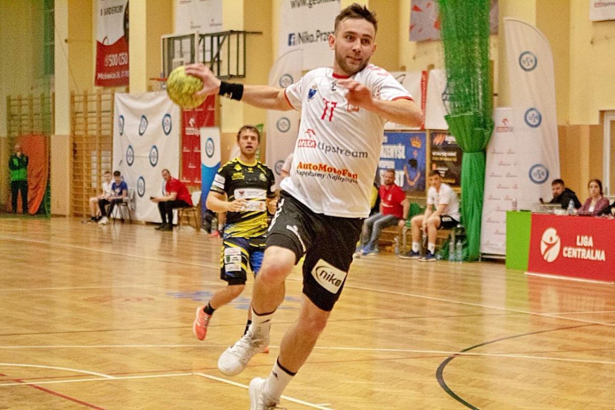 Tomasz Kulka rzucił w Zamościu 6 bramek.<br/>fot.Grzegorz Gajdzik