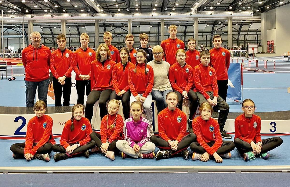 Reprezentacja UKS Tempo 5 Przemyśl podczas Mistrzostw Podkarpacia młodzików, dzieci starszych i młodszych w Rzeszowie.<br/>fot.ze zbiorów własnych