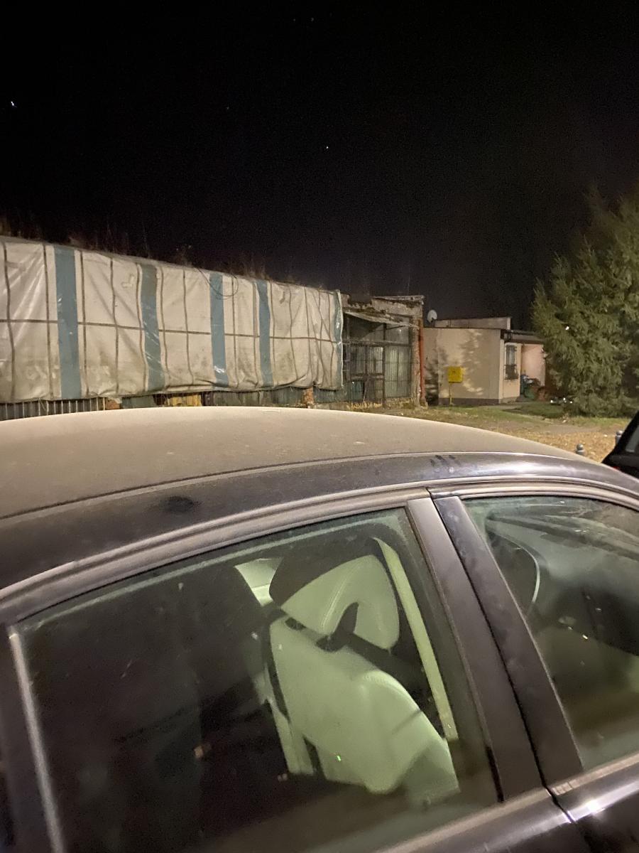Wiosenne porządki, brak opadów, pyły niesione na duże odległości chwilowo uprzykrzają życie nie tylko alergikom, ale też kierowcom dbającym o nieskazitelny stan karoserii.<br/>fot.archiwum prywatne