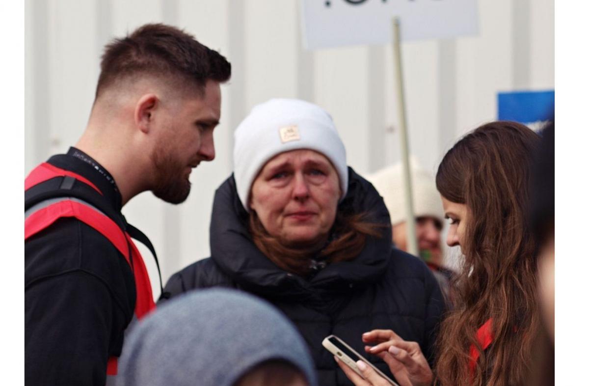 Podmioty posiadające umowę z NFZ czyli świadczeniodawcy, gdy trafi do nich pacjent z Ukrainy, nie mogą odmawiać pomocy medycznej czy odsyłać pacjenta do innego świadczeniodawcy. Nie mogą także domagać się od niego zapłaty za udzielone świadczenia czy wystawiać faktur.<br/>fot.Mariusz Godos