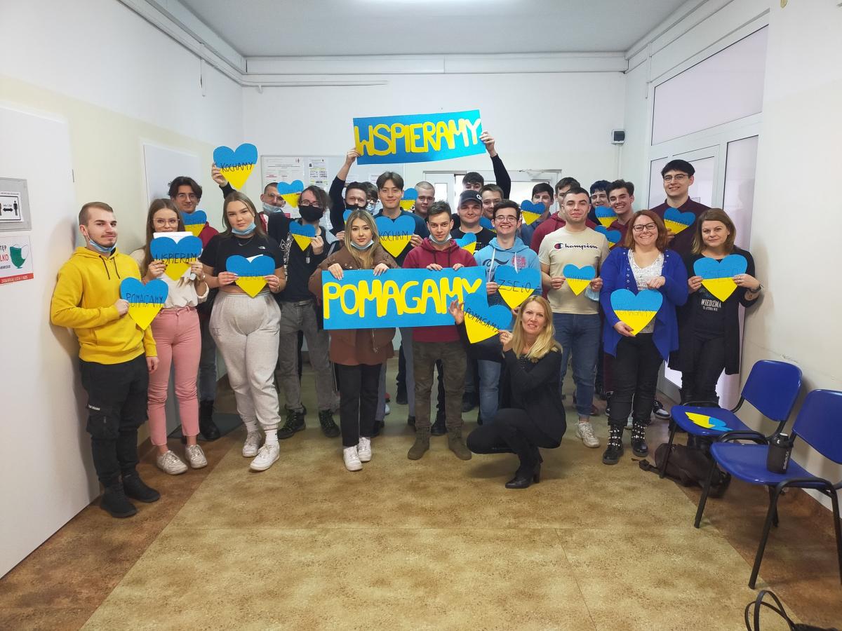 W akcji zbiórki krwi z myślą o Ukrainie uczestniczyło 40 krwiodawców z ZSEiO. fot.ze zbiorów szkoły