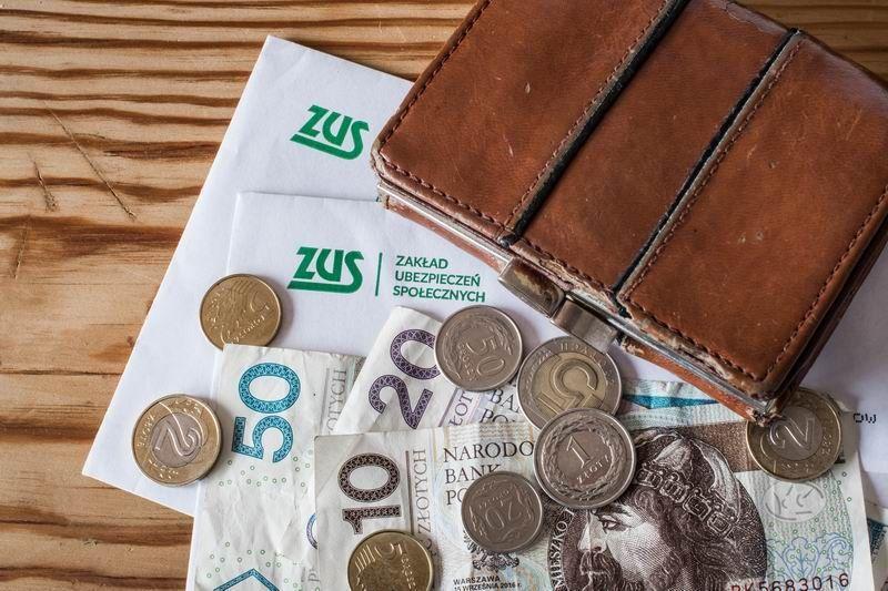 Trzynasta emerytura „na rękę” wyniesie dokładnie 1217,98 zł. Na Podkarpaciu takie świadczenie otrzyma ponad 430 tys. osób.

