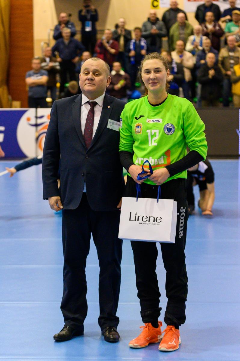 Weronika Kordowiecka została wybrana najwartościowszą zawodniczką tego spotkania.<br/>fot.Robert Lasek/PGNiG Superliga Piłki Ręcznej Kobiet