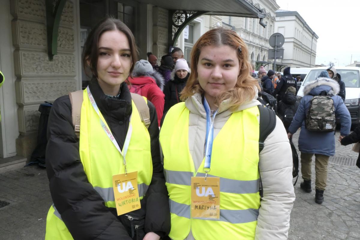  Martyna i Wiktoria po czterech godzinach dyżuru.
<br/>fot.Jacek Szwic