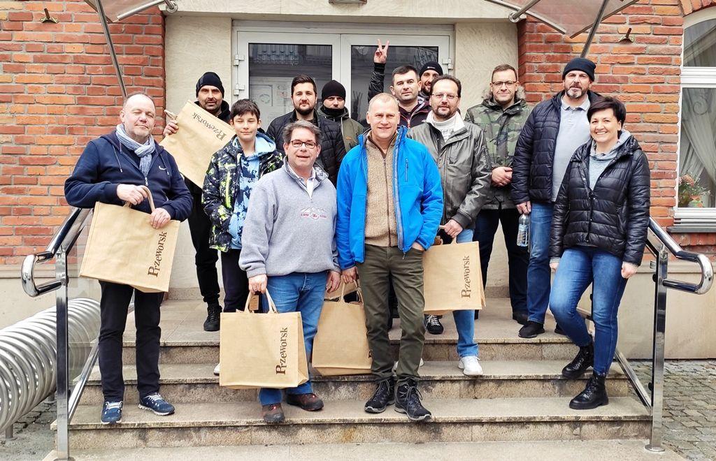 Przeworski  ratusz to główne miejsce koordynacyjne w mieście nad Mleczką. Wypełnia się po same brzegi, po czym dary rozwożone są na granicę. <br/>fot.UM Przeworsk