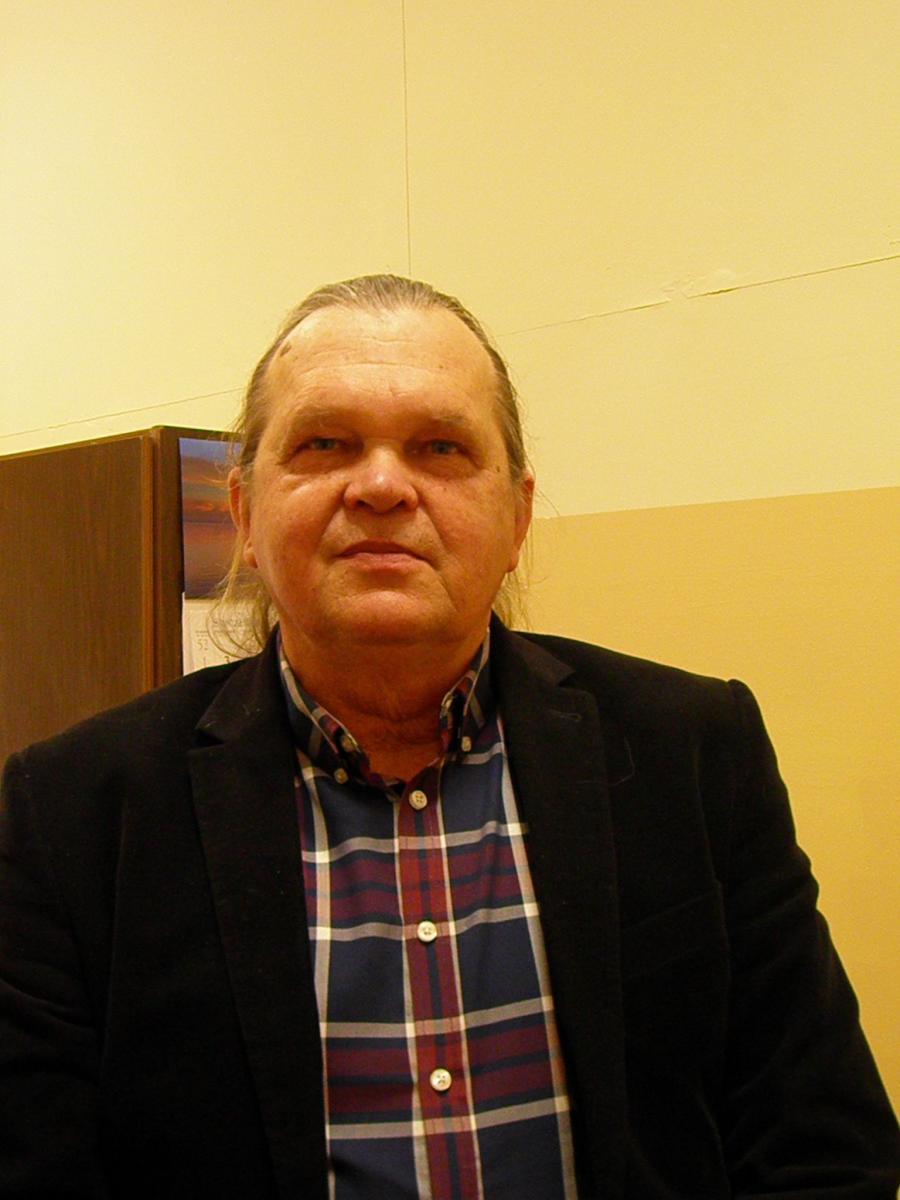 – Tematu wojny w naszych rozmowach z dziećmi absolutnie nie powinniśmy unikać. Naszym zadaniem jest pozwolić im się wypowiedzieć i zadawać pytania. Dać szansę wyrzucenia z siebie tego, o co się martwią. A jednocześnie wyciszać emocje i stwarzać poczucie bezpieczeństwa – mówi psycholog Jarosław Ruszc