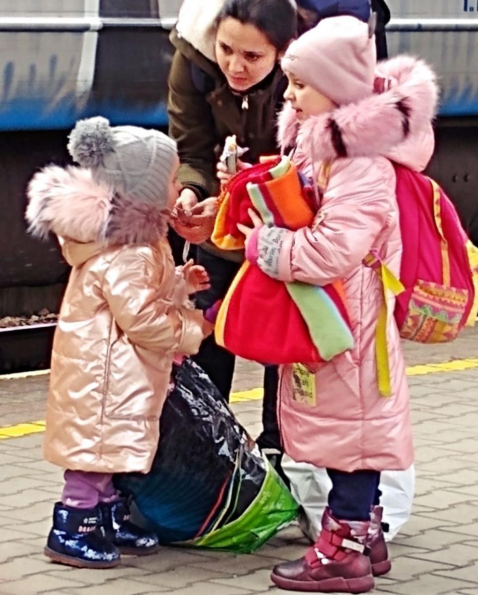 Do Przemyśla przybyły tysiące osób. Przede wszystkim matki z dziećmi. Każda para rąk do pomocy jest bezcenna.<br/>fot.Małgorzata Wilgucka