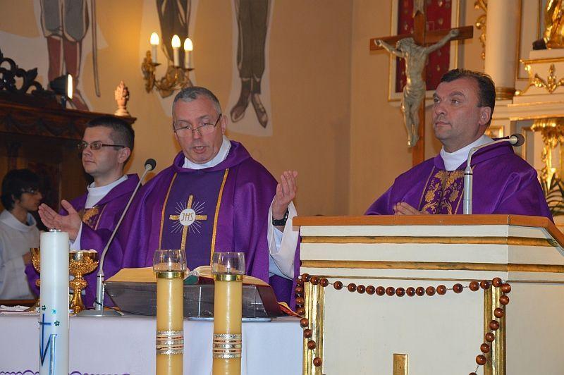 Ks. prałat płk Władysław Kozicki (w środku) został kapelanem rzymskokatolickim Garnizonu Przemyśl.<br/>fot.ze zbiorów własnych