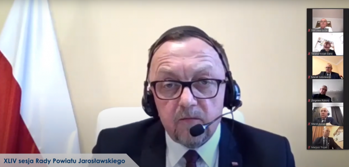 Starosta Stanisław Kłopot rekomendował szczególne upamiętnienie zasług rodziny Zielińskich w 2022 roku.<br/>fot.Starostwo Powiatowe w Jarosławiu