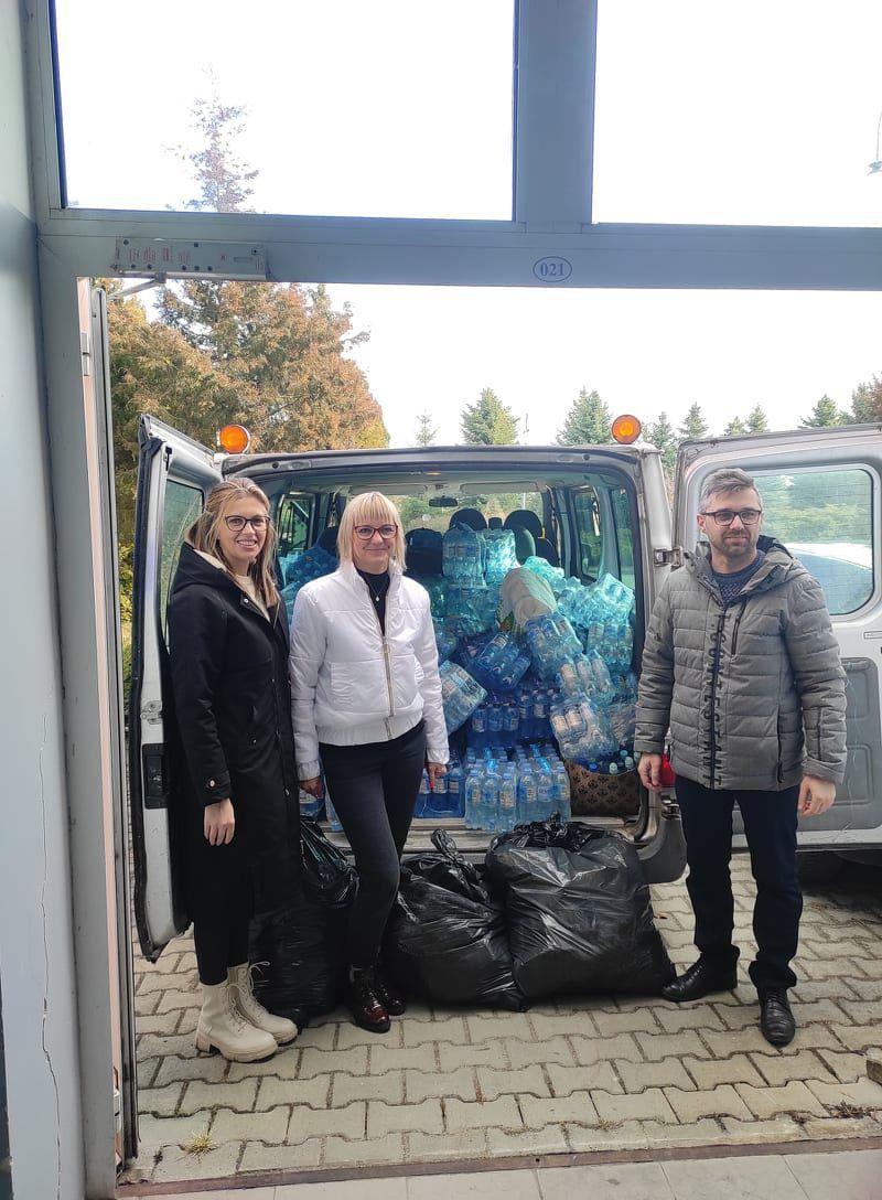 Reprezentacja GOKiS w Birczy w imieniu społeczności całej gminy w piątek, 18 lutego, przekazała dary zebrane w ramach akcji ogłoszonej przez przemyski szpital na ręce rzecznika prasowego tej instytucji Pawła Bugiry.

<br/>fot.GOKSiT Bircza