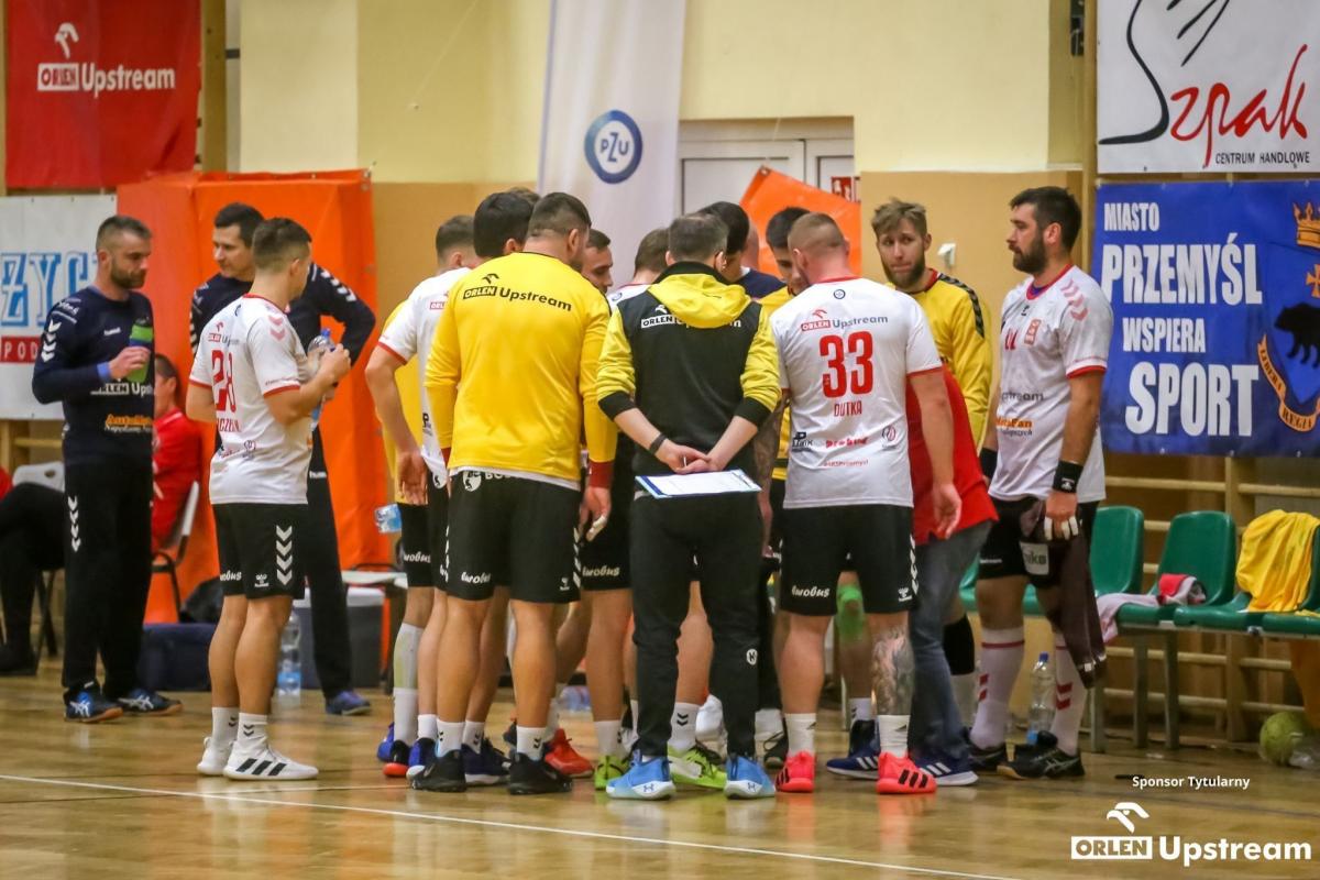 Przemyscy piłkarze ręczni bardzo liczą na gorący doping swoich kibiców.<br/>fot.www.facebook.com/ORLEN Upstream SRS Przemysl