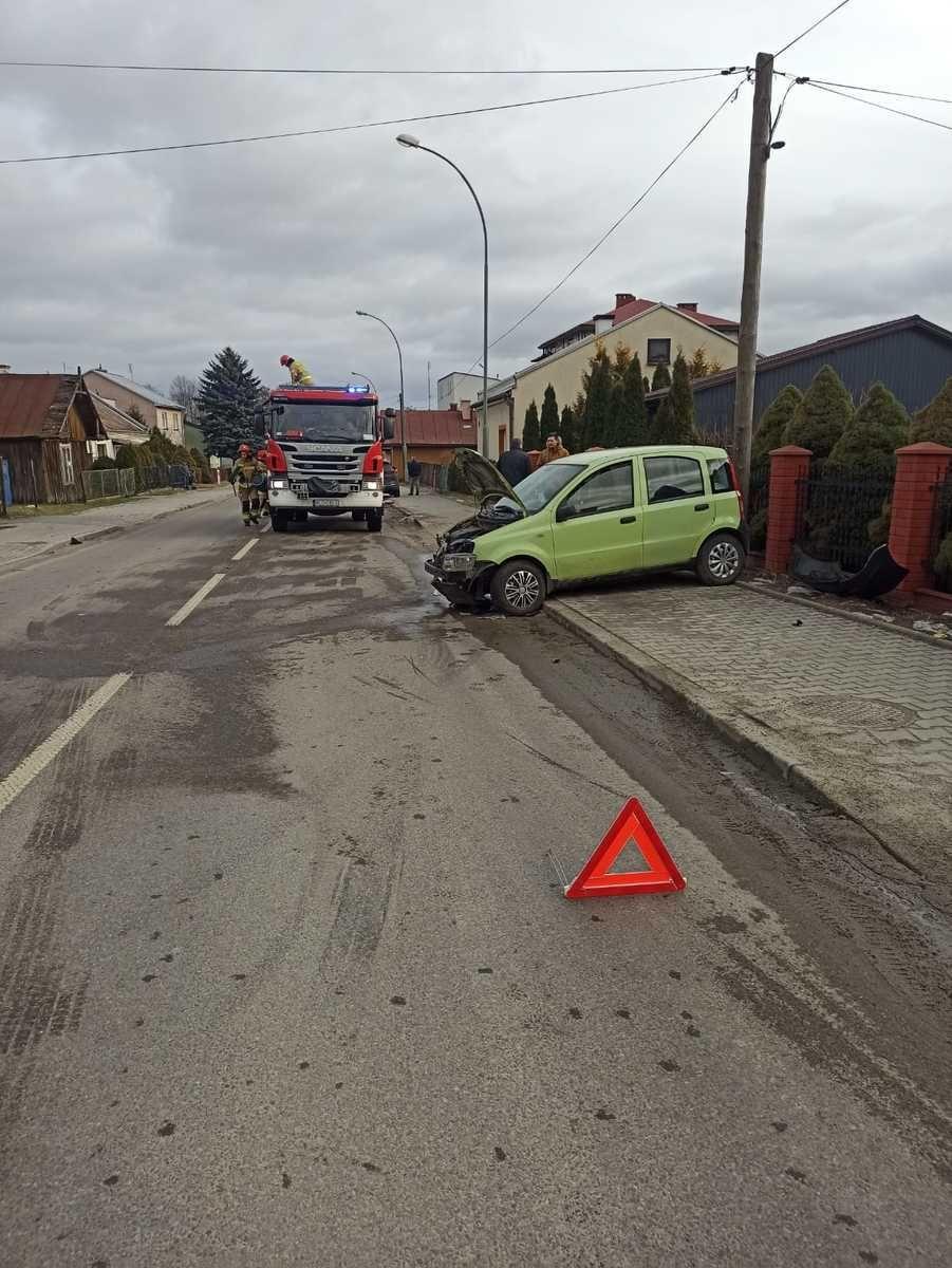 Nieudzielenie pierwszeństwa przejazdu było przyczyną kolizji trzech aut.<br/>fot.KPP Lubaczów