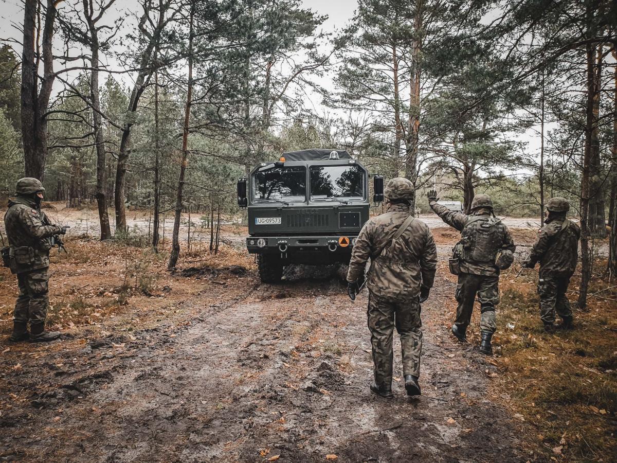 Ochotnicy w ramach szkolenia rotacyjnego odbyli strzelania bojowe na obiektach poligonowych w Nowej Dębie oraz na strzelnicach w: Łańcucie, Nisku i Jarosławiu.<br/>fot.3. Brygada Obrony Terytorialnej