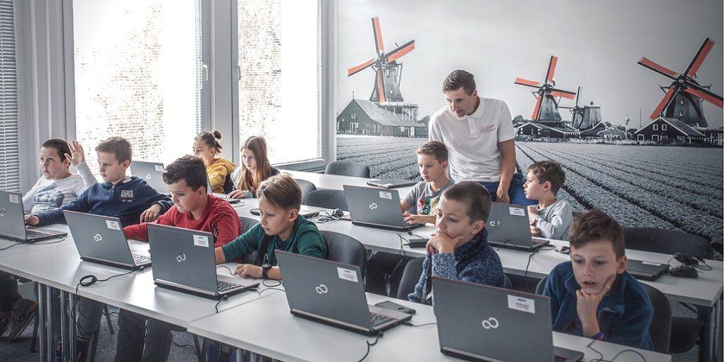 Stworzenie w Przemyślu szkoły „Giganci Programowania” poprzedzone zostanie warsztatami. To 10. edycja ogólnopolskich, bezpłatnych zajęć z programowania pod hasłem „Koduj z Gigantami – Szyfry i Zagadki”.<br/>fot.ze zbiorów własnych