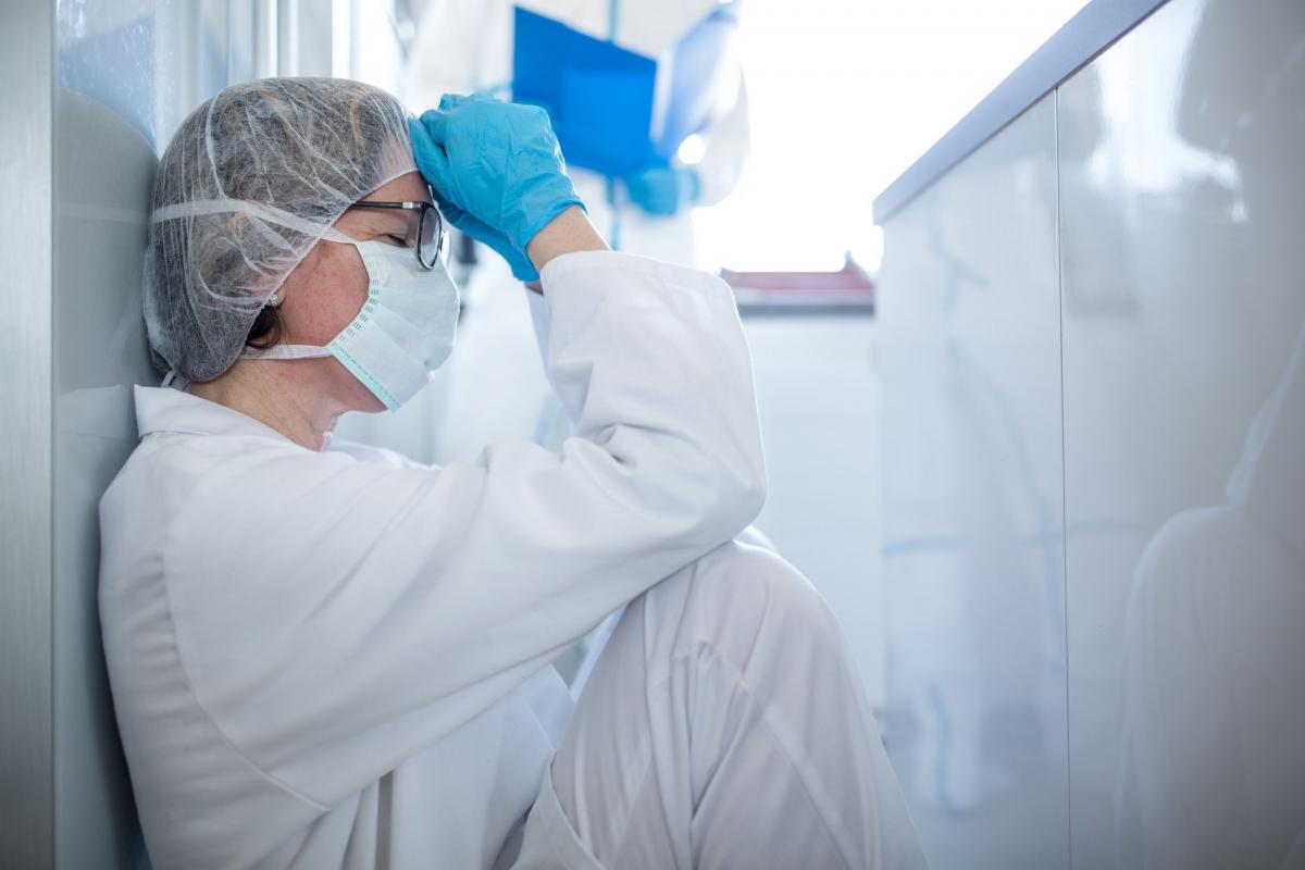 Radny Z. Piskorz w walce ze szczepionkami powołał się na brytyjski raport, z którego rzekomo wynika, że szczepionki upośledzają układ immunologiczny – wiele źródeł podaje jednak że to fake –news, a angielski dokument niczego podobnego nie stwierdza. 

<br/>fot.archiwum UM Jarosław