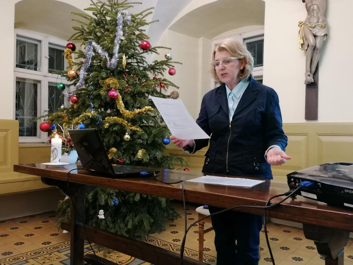 Renata Magnowska-Tumidajska podczas swojego wystąpienia. 