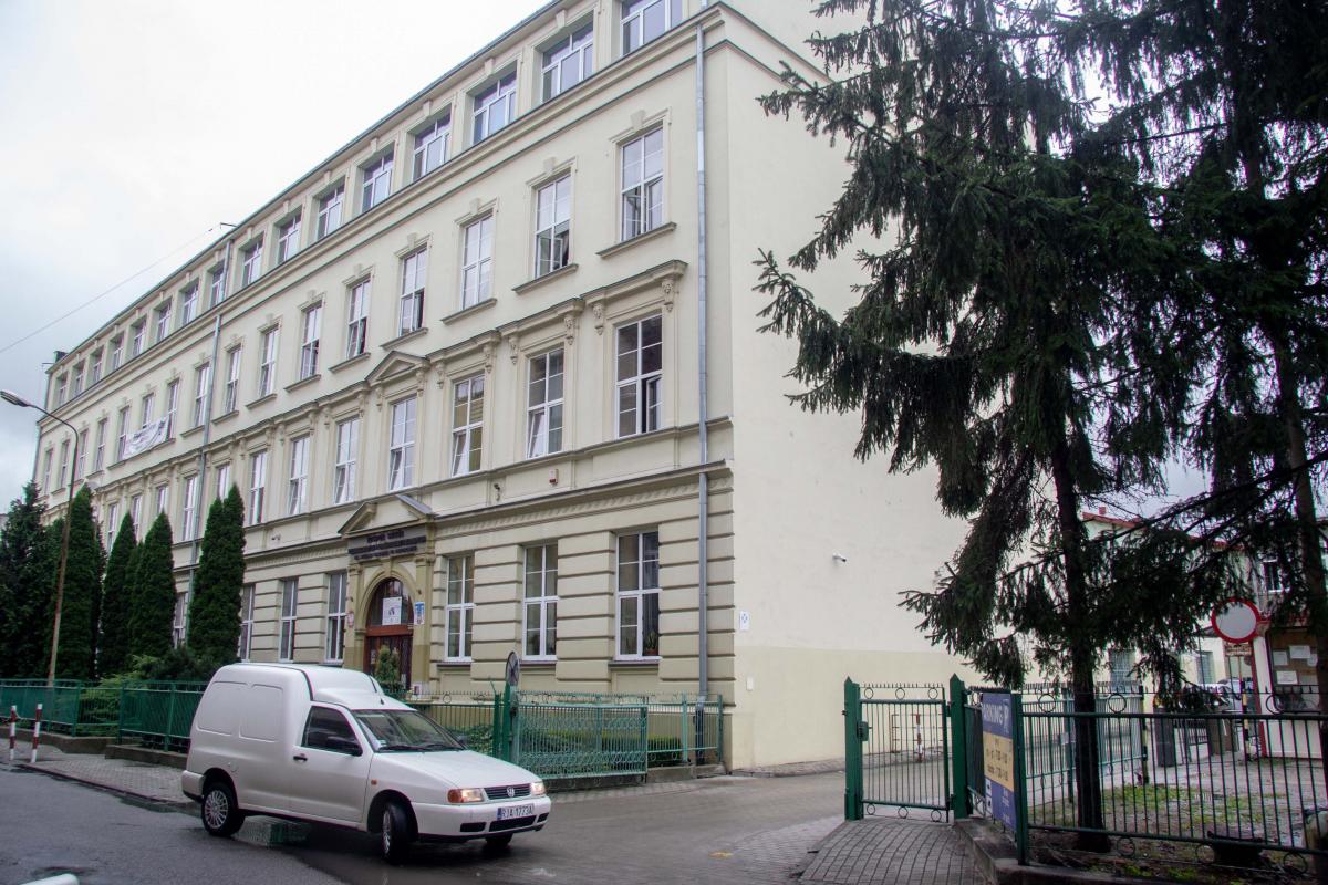 Jeden budynek mieści dwa najlepsze technika w regionie<br/>fot.Bartłomiej Pacek