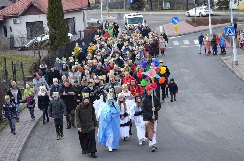Birczański orszak był rozśpiewany i kolorowy. <br/>fot.GOKSiT Bircza