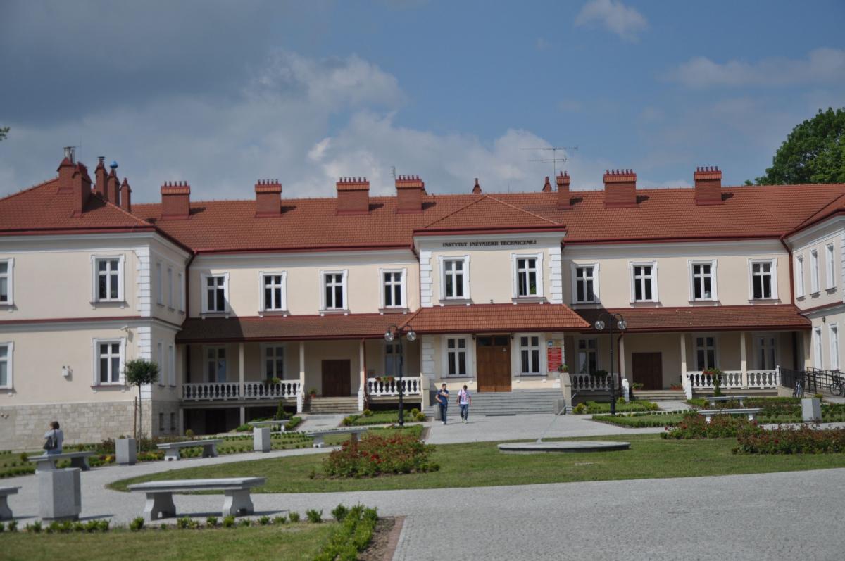 16 grudnia przedstawiciele Podkarpackiego Centrum Innowacji, organizacji biznesowych oraz uczelni partnerskich dokonali wyboru najlepszych projektów spośród złożonych w ramach kolejnego naboru funduszy na prace jednostek naukowych. Na liście rozpatrzonych pozytywnie wniosków znalazł się m.in. ten zł