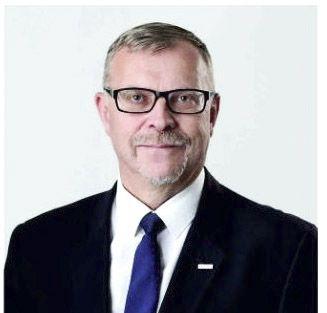 Wójt Andrzej Homa ma powody do zadowolenia – w przetargu udało się wyłonić wykonawcę jednego z ważniejszych przedsięwzięć sportowych w gminie Chłopice.<br/>fot.UG Chłopice