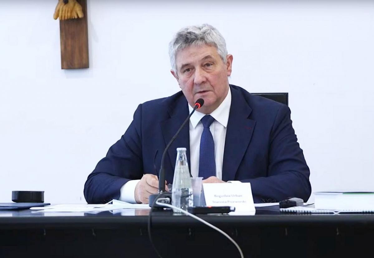Starosta B. Urban akcentował ogromny rozmach inwestycyjny budżetu na 2022 rok.<br/>fot.Starostwo Powiatowe Przeworsk