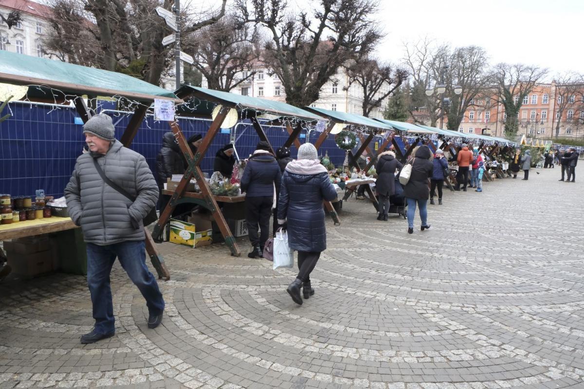 Straganów było dużo, ale handel raczej kulał. <br/>fot.Jacek Szwic