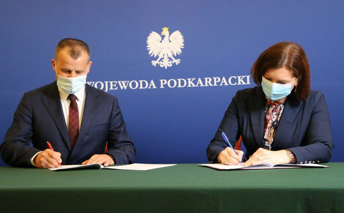 Podpisanie umów przesądzających przyznanie dofinasowania nastąpiło 29 listopada.<br/>fot.PUW Rzeszów